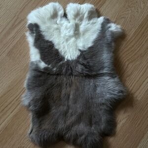 0826 Natural Two-Tone rabbit pelt